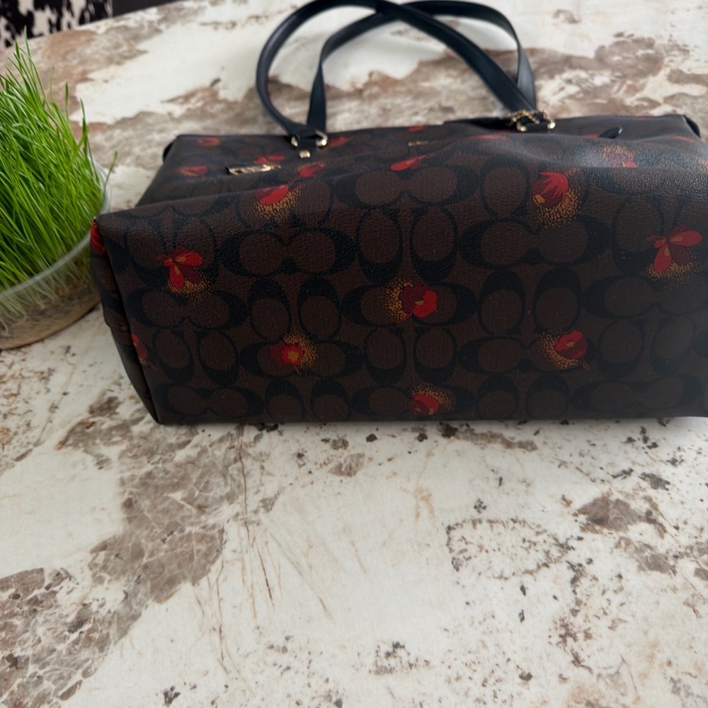 Coach Black and Brown Tote with Red Accents - Picture 15 of 15